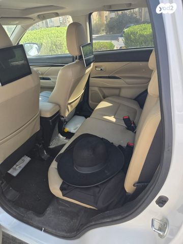 מיצובישי אאוטלנדר