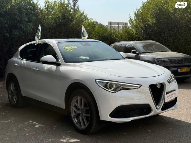 אלפא רומיאו סטלביו