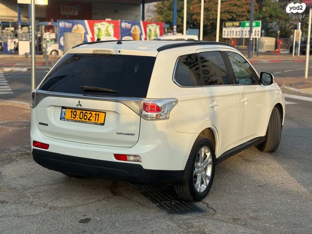 מיצובישי אאוטלנדר