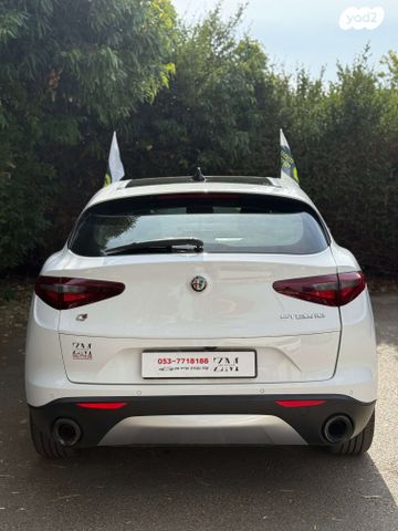 אלפא רומיאו סטלביו