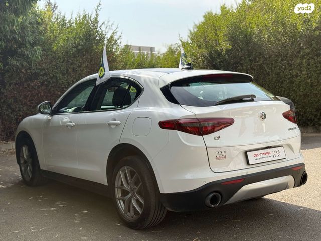 אלפא רומיאו סטלביו