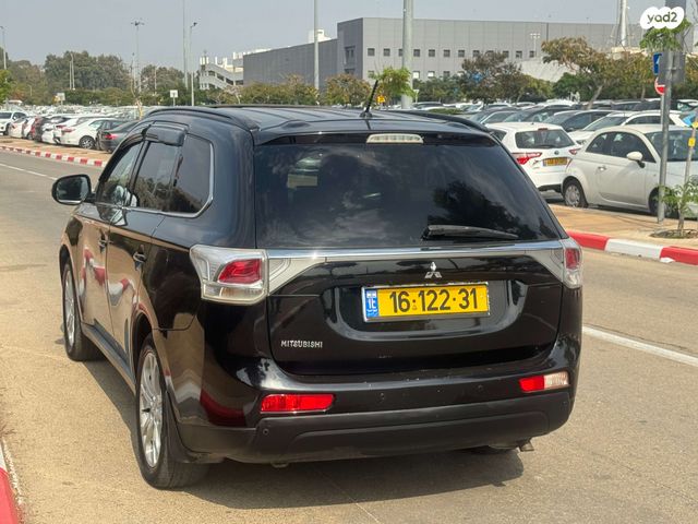 מיצובישי אאוטלנדר