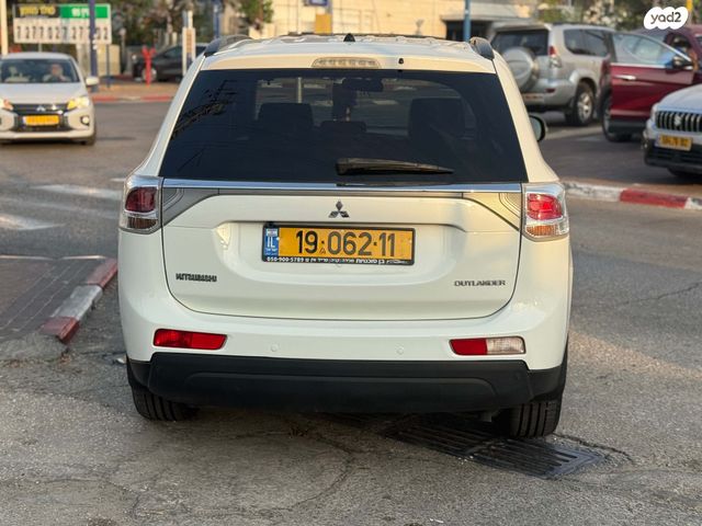 מיצובישי אאוטלנדר