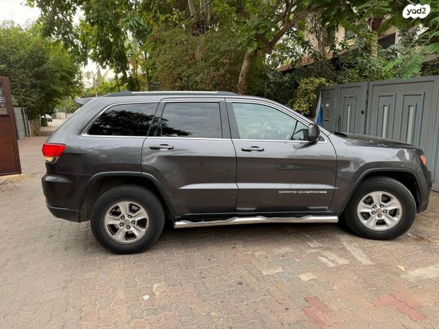 מודעת רכב ג'יפ גרנד צ'ירוקי
