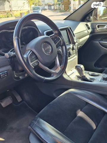 מודעת רכב ג'יפ גרנד צ'ירוקי