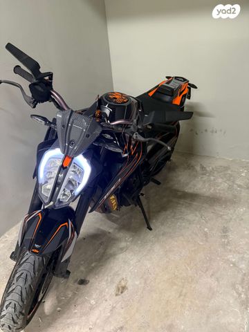 KTM Naked Duke 790