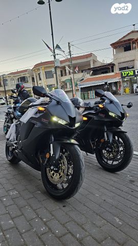 מודעת רכב הונדה CBR600RR