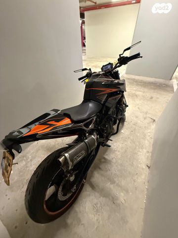 KTM Naked Duke 790