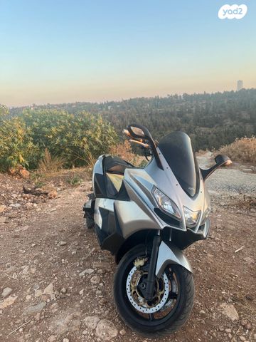 מודעת רכב אפריליה SRV 850