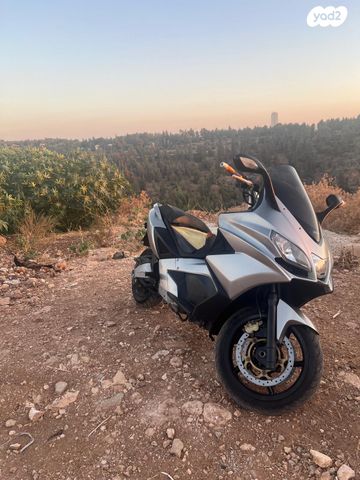 אפריליה SRV 850