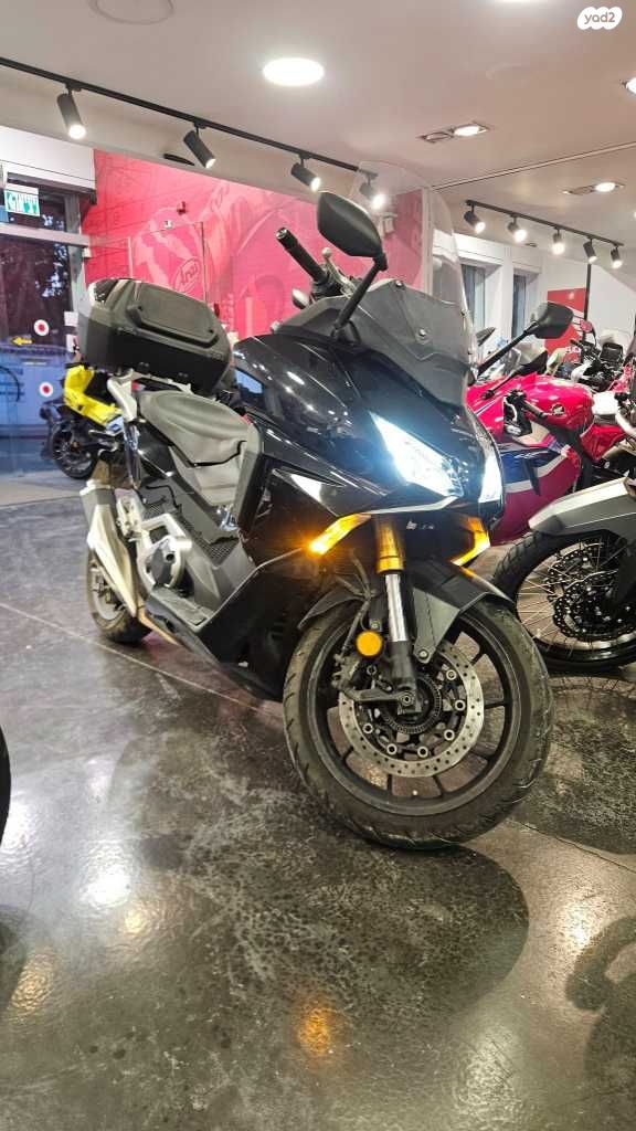 מודעת רכב הונדה פורזה 750