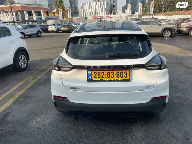 מודעת רכב ג׳ילי Geometry C 2