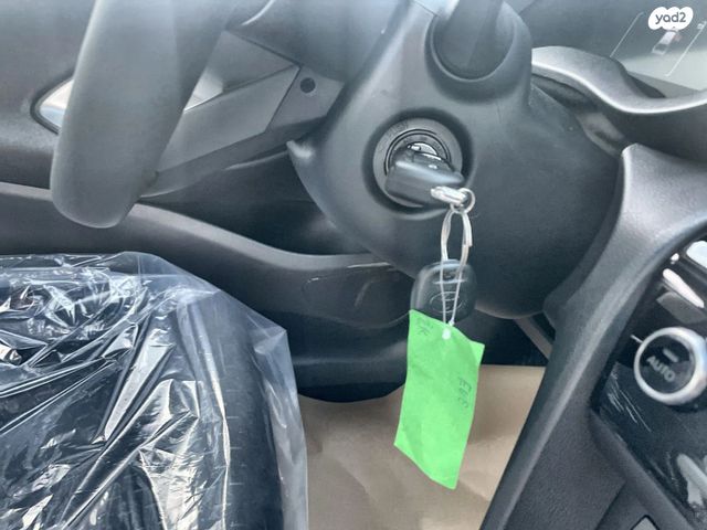 טויוטה יאריס קרוס