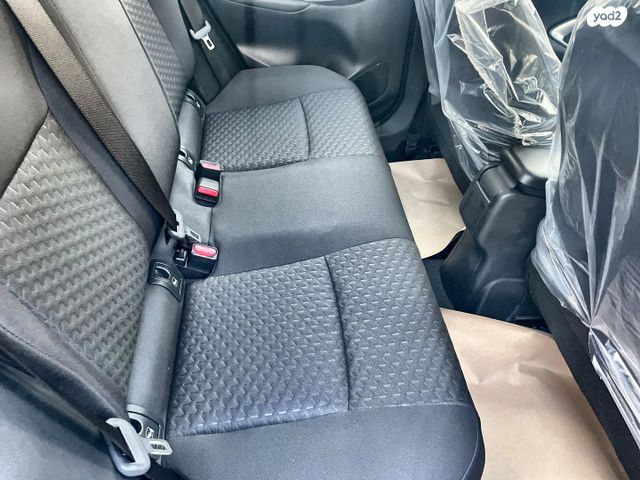 טויוטה יאריס קרוס