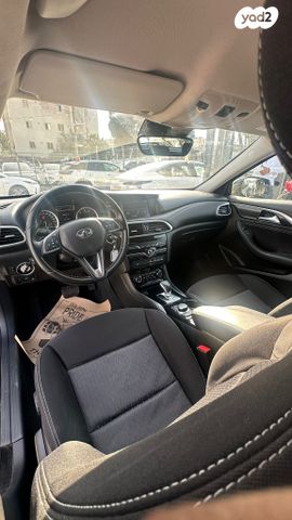 אינפיניטי Q30