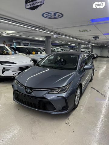 טויוטה קורולה