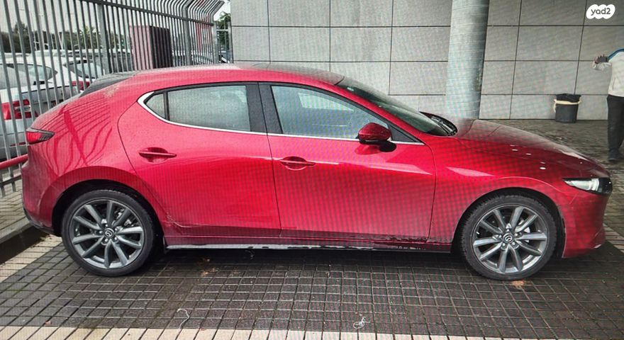 מודעת רכב מאזדה 3