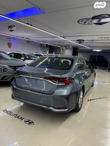 טויוטה קורולה