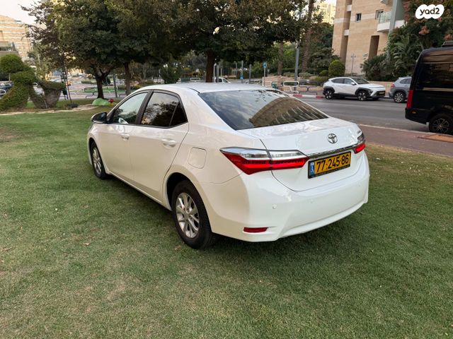 טויוטה קורולה