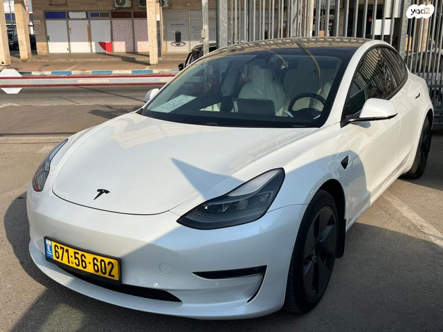 מודעת רכב טסלה מודל 3