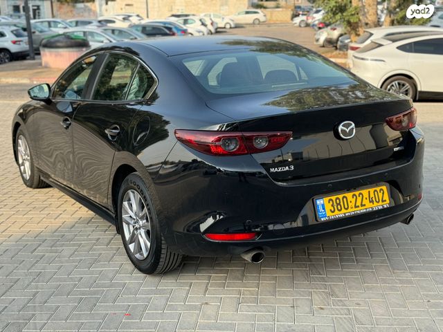 מאזדה 3