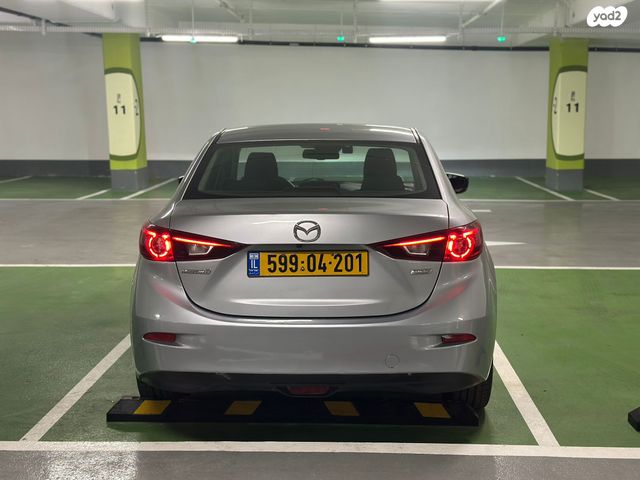 מאזדה 3