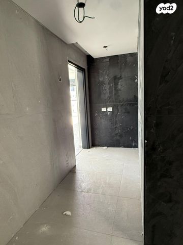 גג/ פנטהאוז, יוסי בנאי 1, נאות אפק, אפקה, קרית ביאליק