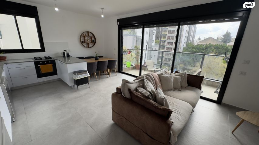 טרומפלדור 10