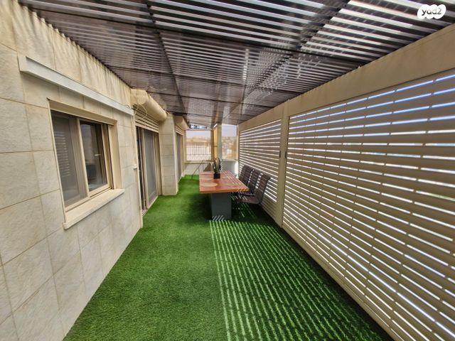 גג/ פנטהאוז, בעל שם טוב 21, מרכז העיר, קרית אתא