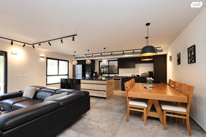 שדרות יעקב (ג'ירופי) 9