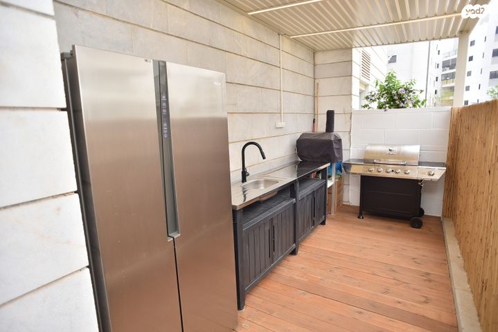 דירת גן, ארבע אמהות 1, גדרה מזרח, גדרה