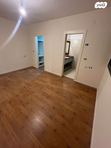 דירה, שלמה המלך 18, רסקו ג', הוד השרון