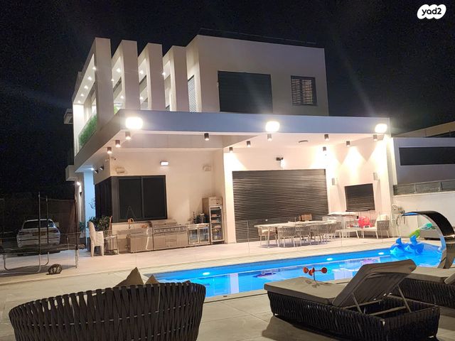 בית פרטי/ קוטג', חצרים 18, הפארק, אופקים