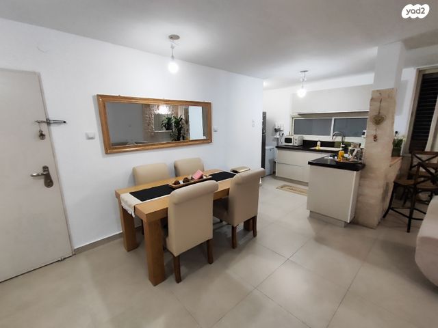 שדרות יגאל אלון 9