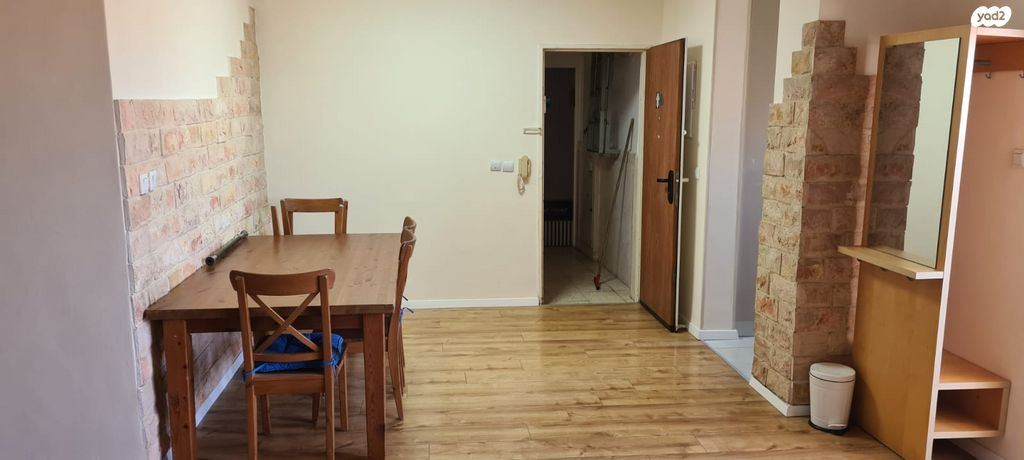 גג/ פנטהאוז, השיטה 6, צמח השדה, מעלה אדומים