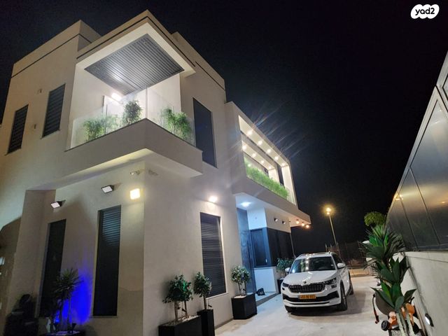 בית פרטי/ קוטג', חצרים 18, הפארק, אופקים