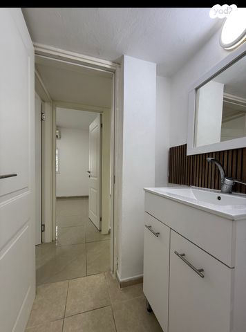 דירה, הוגו מולר 55, מרכז העיר, קרית אתא