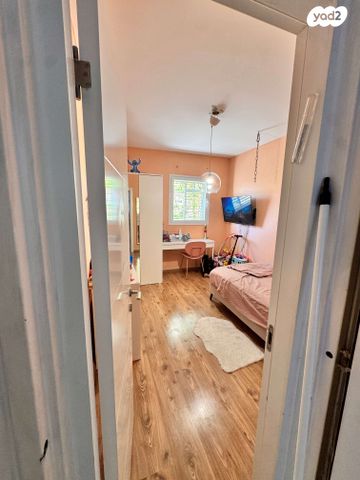 דירה, הר הצופים 27, רחובות ההולנדית, רחובות