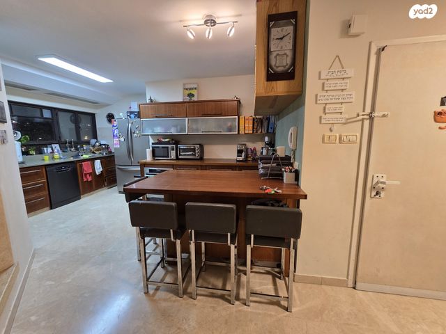 דירה, אליהו בית צורי 3, ארמון הנציב, תלפיות מזרח, ירושלים