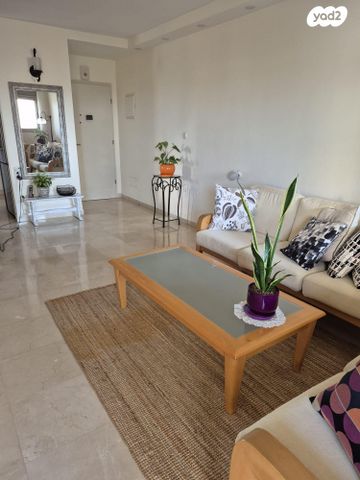 דירה, חובבי ציון 9, שכונת האוצר, חדרה