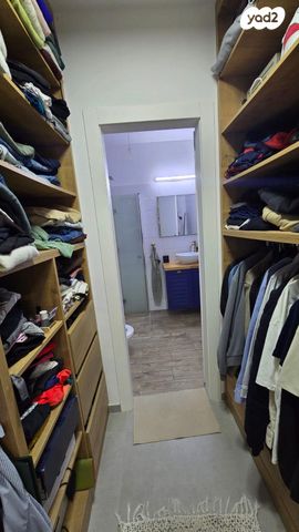 דירה, שדרות מנחם בגין 39, גבעת אולגה, חדרה