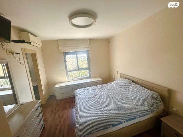 גג/ פנטהאוז, ארז 9, סחלבים, שוהם