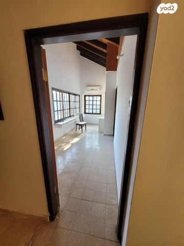 משק חקלאי/ נחלה, מכורה, מכורה, מכורה