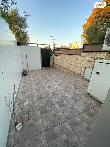 יחידת דיור, שדרות הנשיא וייצמן 18, מרכז העיר, חדרה