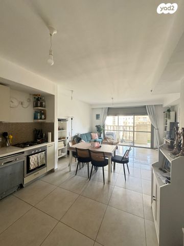 דירה, שדרות הנשיא השישי 16, קרית הלאום, ירושלים