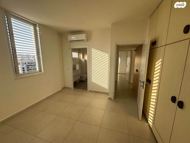 דירה, שרה אהרונסון 12, אזור הבילויים, רמת גן