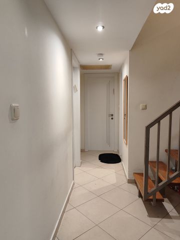 גג/ פנטהאוז, אהרון לובלין 24, גני אביב, לוד