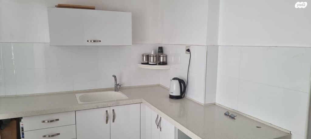 שדרות יגאל אלון 6