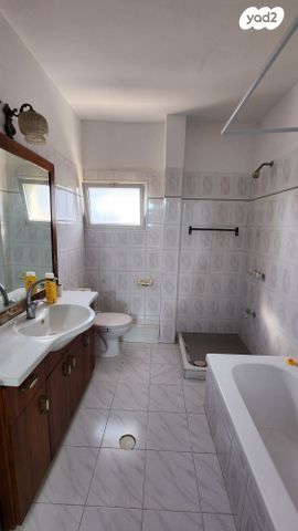 דירה, מגדל 42, קרית ויצמן, רעננה