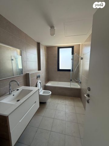 דירה, שדרות ירושלים 129, מכללת תל אביב יפו, דקר, תל אביב יפו